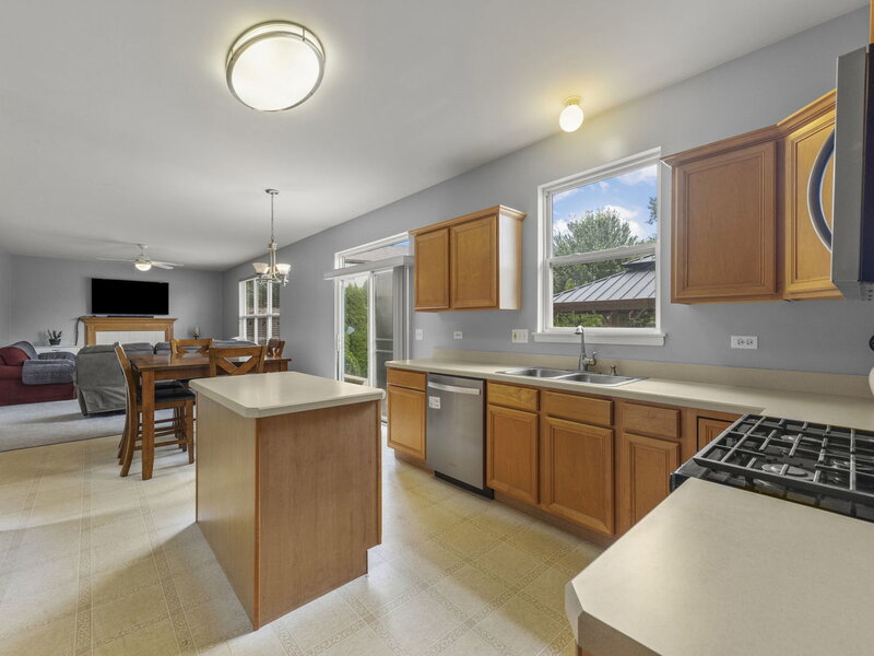 253 Carlton Mews Court Sugar Grove IL 60554