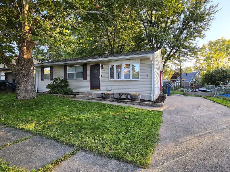 2015 Valley Drive Davenport IA 52806