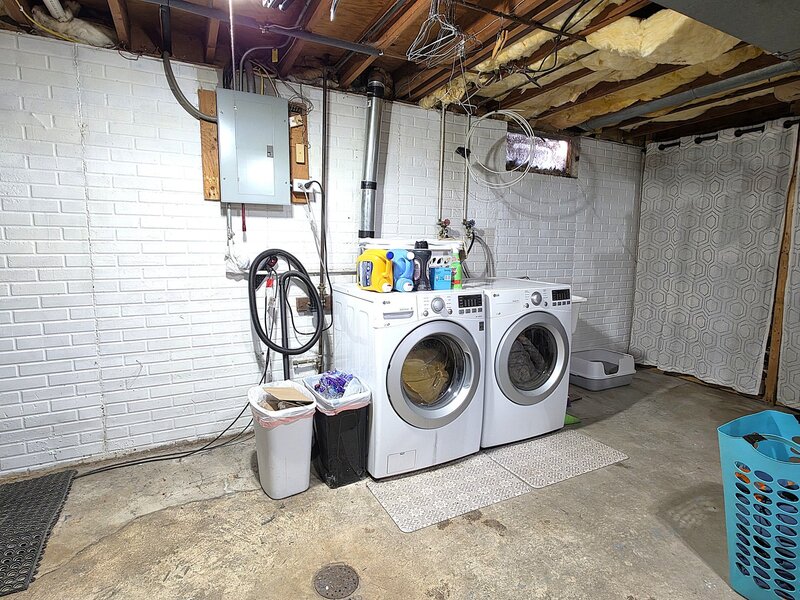 2015 Valley Drive Davenport IA 52806
