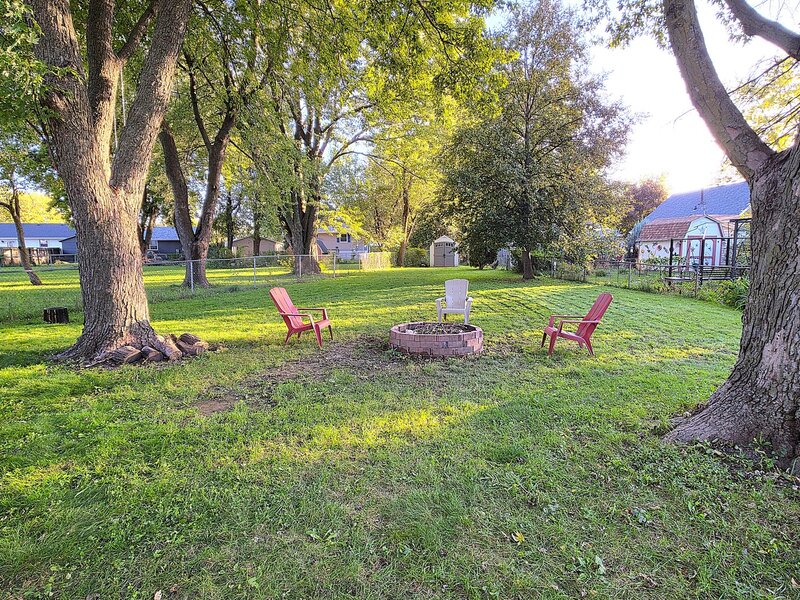 2015 Valley Drive Davenport IA 52806