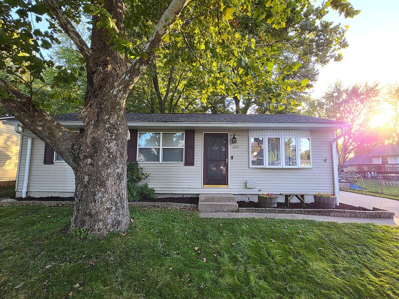 2015 Valley Drive Davenport IA 52806