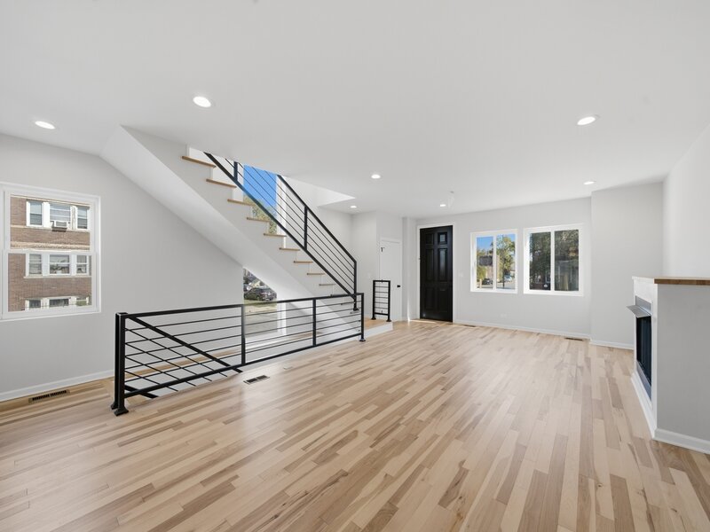 956 N Saint Louis Avenue Chicago IL 60651
