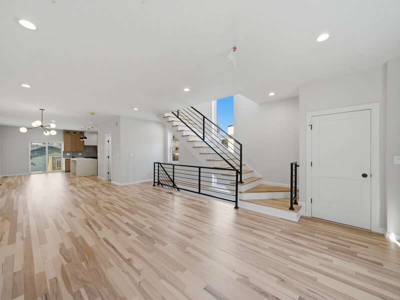 956 N Saint Louis Avenue Chicago IL 60651