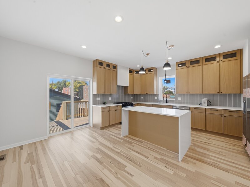 956 N Saint Louis Avenue Chicago IL 60651
