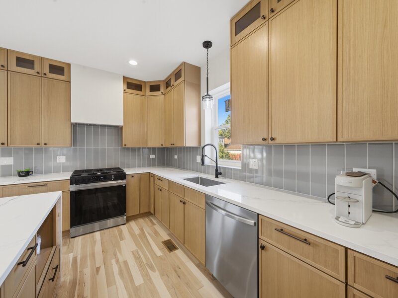 956 N Saint Louis Avenue Chicago IL 60651