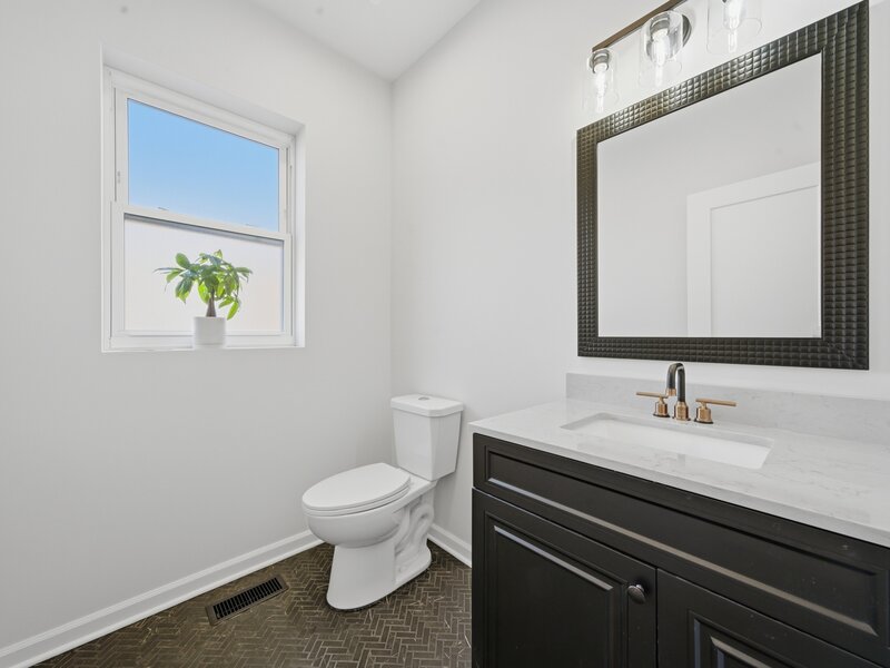956 N Saint Louis Avenue Chicago IL 60651