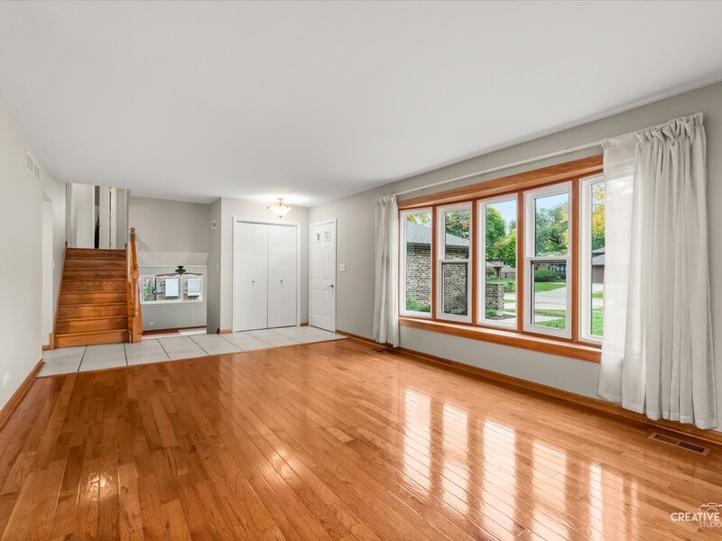 2213 Hamilton Lane Darien IL 60561