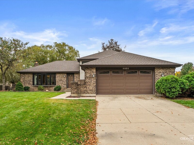 2213 Hamilton Lane Darien IL 60561