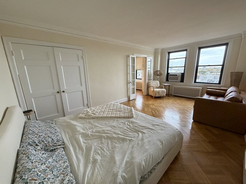 2000 N Lincoln Park West Chicago IL 60614