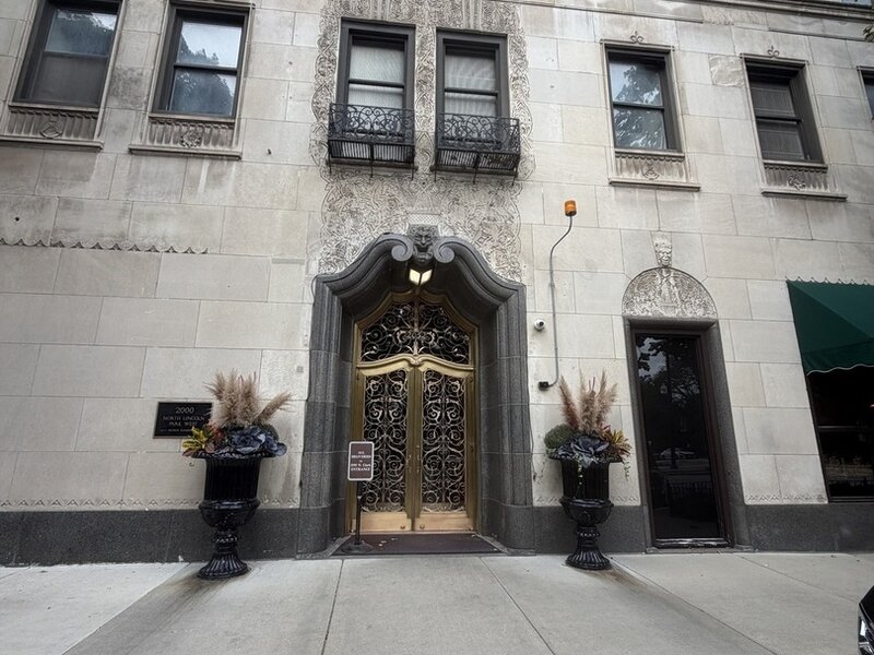 2000 N Lincoln Park West Chicago IL 60614