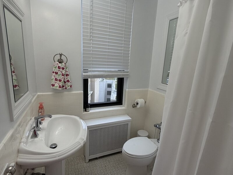 2000 N Lincoln Park West Chicago IL 60614