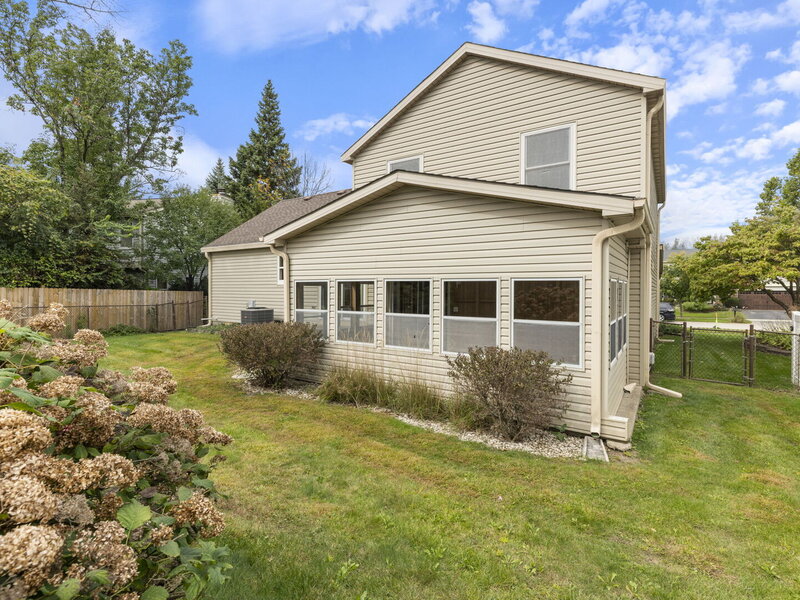 1941 S Valley Road Lombard IL 60148