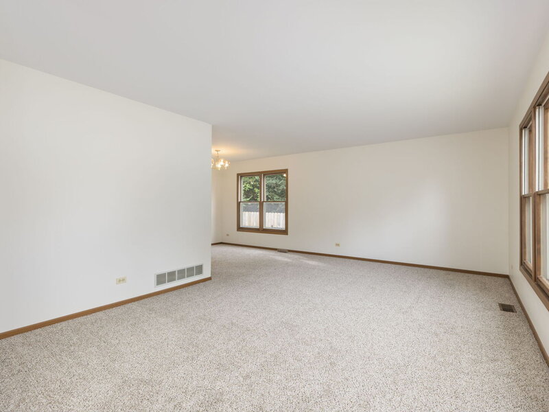 1941 S Valley Road Lombard IL 60148