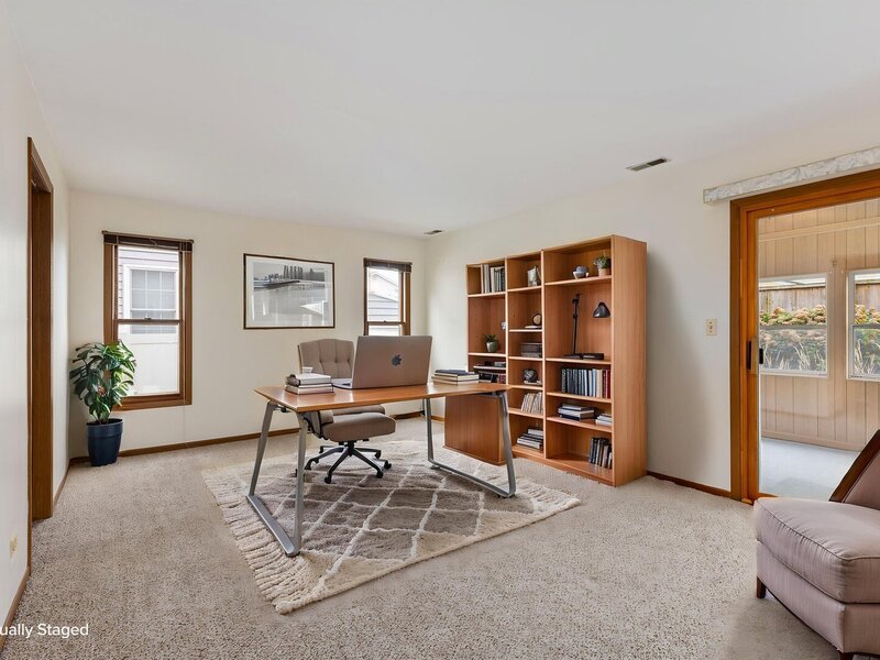 1941 S Valley Road Lombard IL 60148
