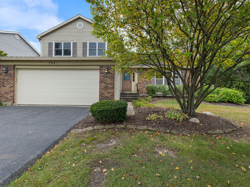 1941 S Valley Road Lombard IL 60148