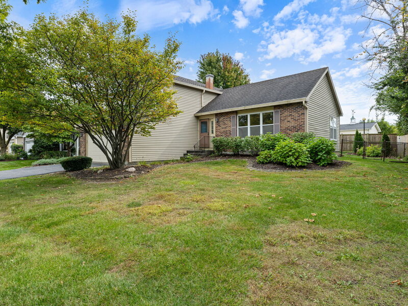1941 S Valley Road Lombard IL 60148
