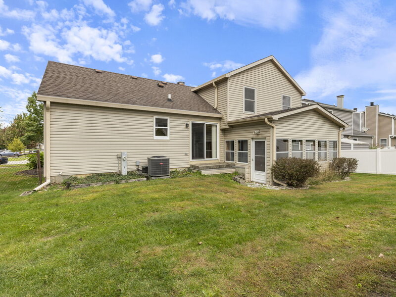 1941 S Valley Road Lombard IL 60148