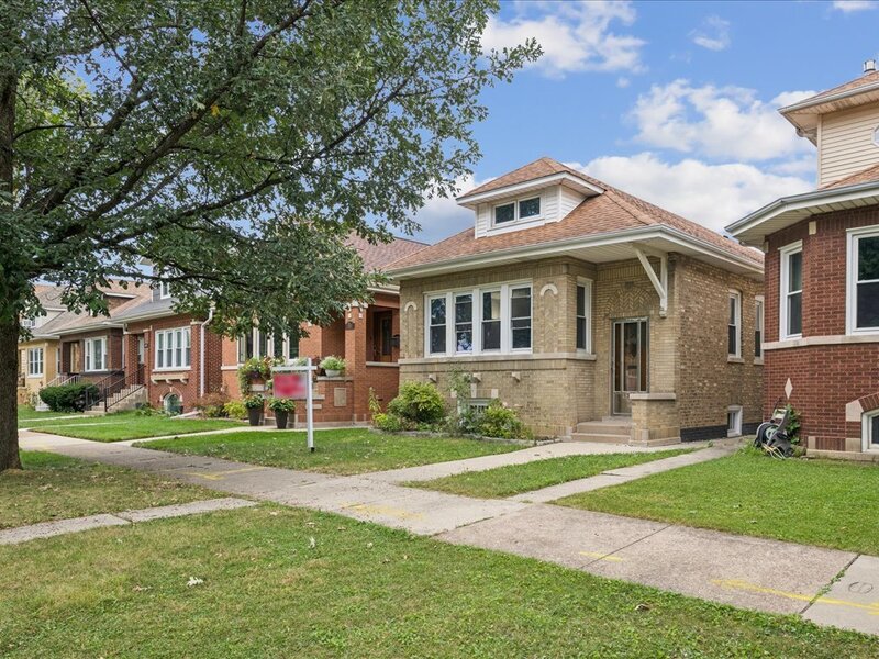 5325 N Linder Avenue Chicago IL 60630