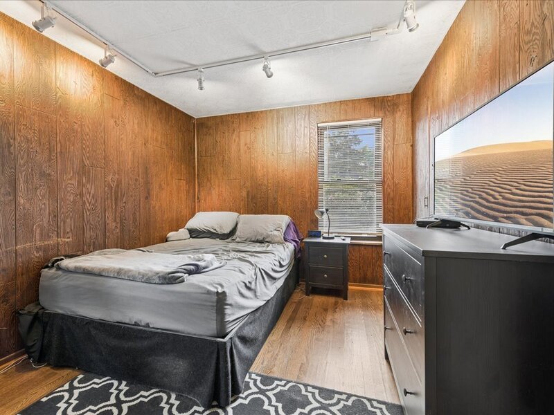 5325 N Linder Avenue Chicago IL 60630