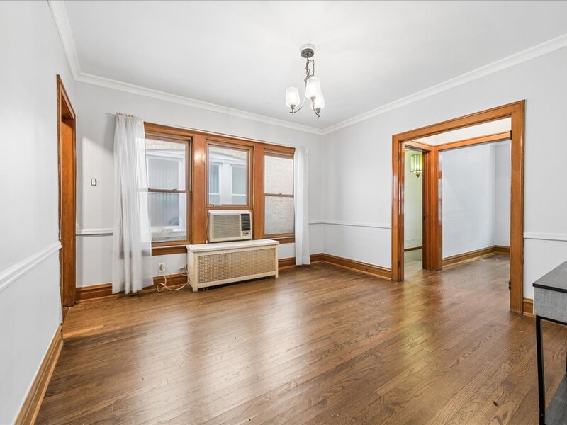 5325 N Linder Avenue Chicago IL 60630