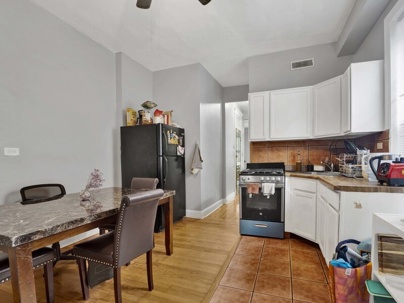 616 S Loomis Street Chicago IL 60607