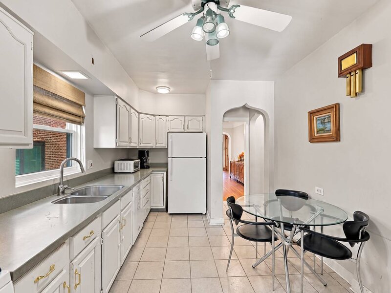 2940 W Greenleaf Avenue Chicago IL 60645