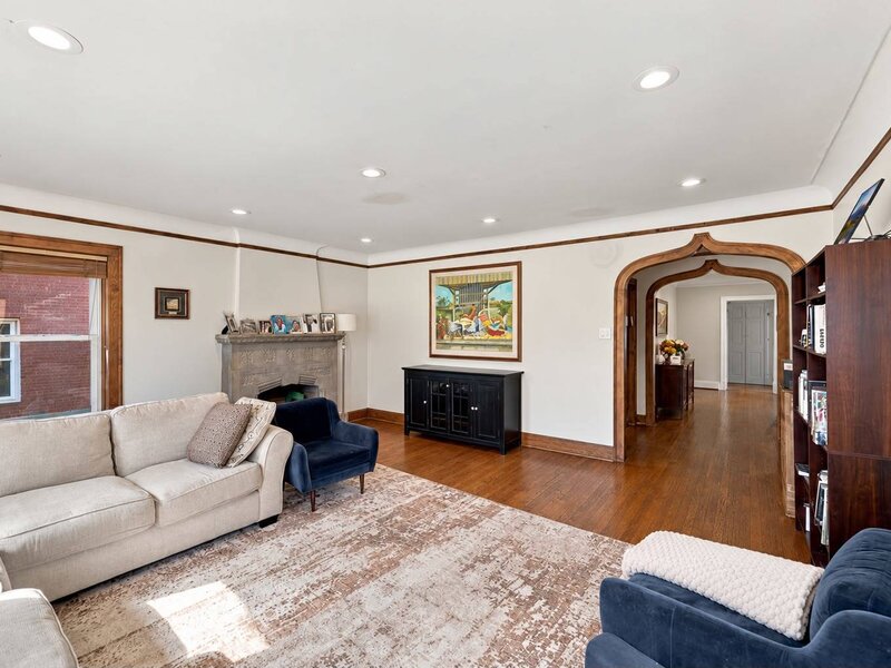 2940 W Greenleaf Avenue Chicago IL 60645