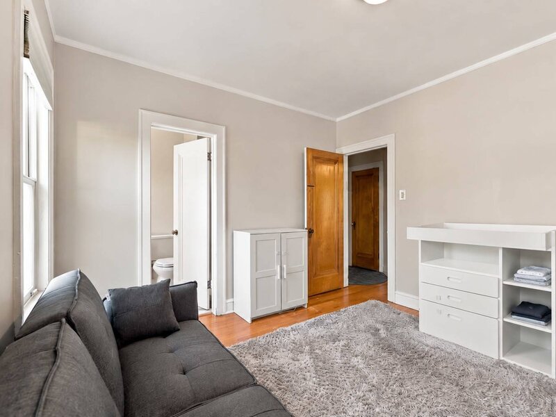 2940 W Greenleaf Avenue Chicago IL 60645