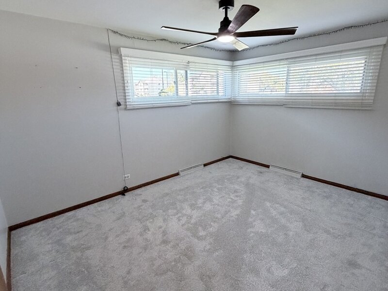 6635 W 87th Street Oak Lawn IL 60453