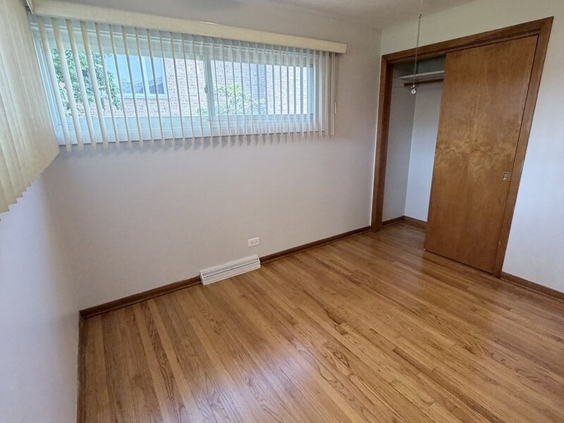 6635 W 87th Street Oak Lawn IL 60453