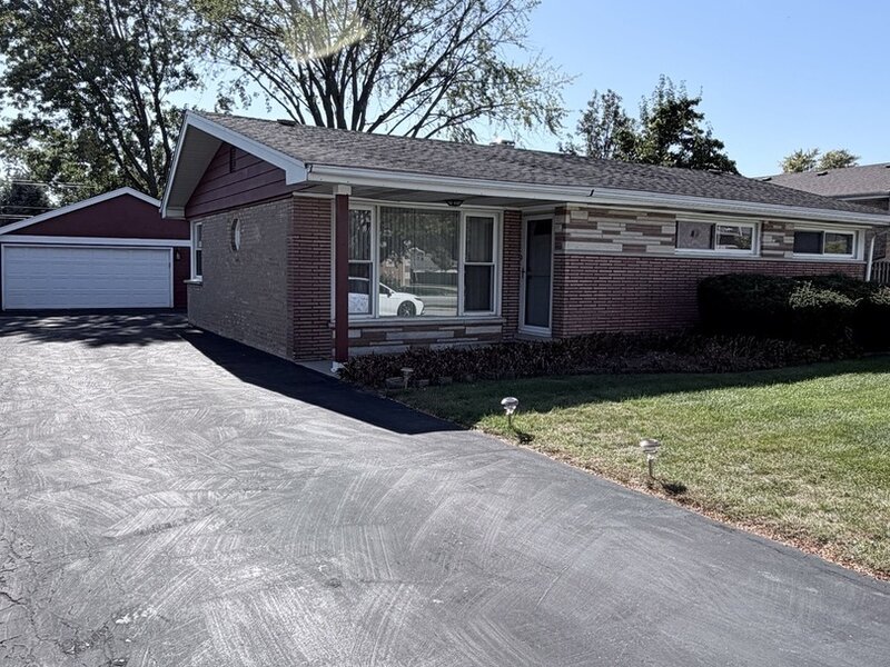 6635 W 87th Street Oak Lawn IL 60453