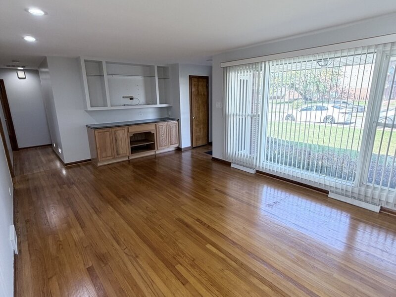6635 W 87th Street Oak Lawn IL 60453