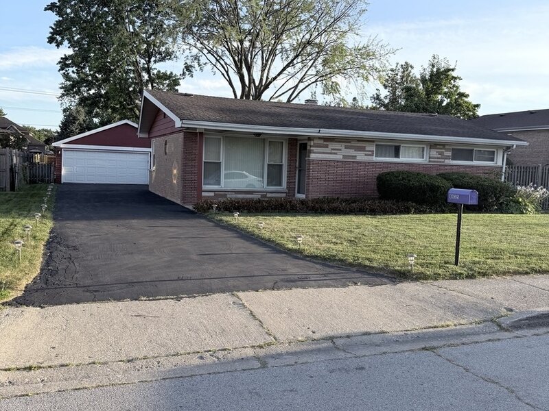 6635 W 87th Street Oak Lawn IL 60453