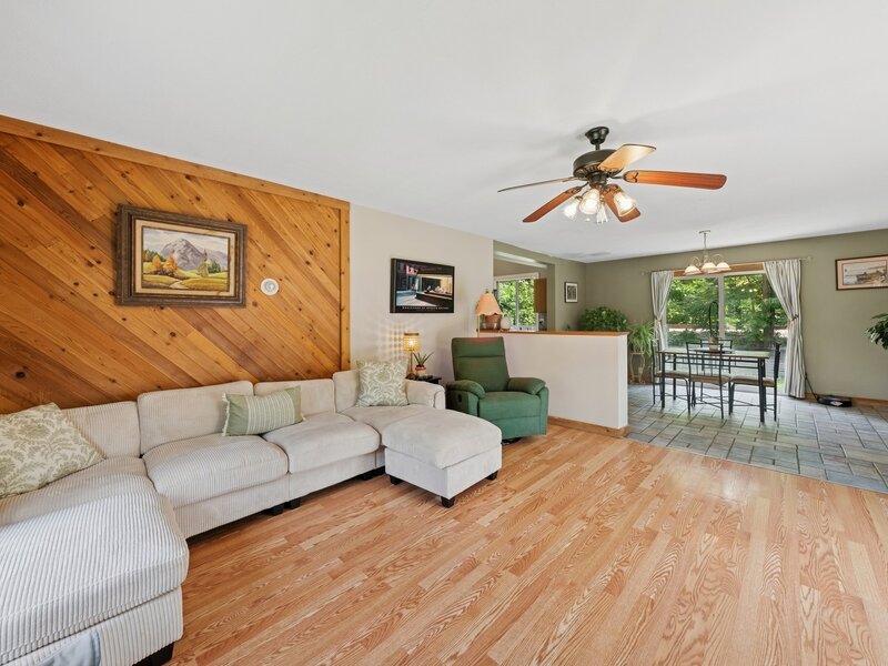 34 N Adams Street Oswego IL 60543
