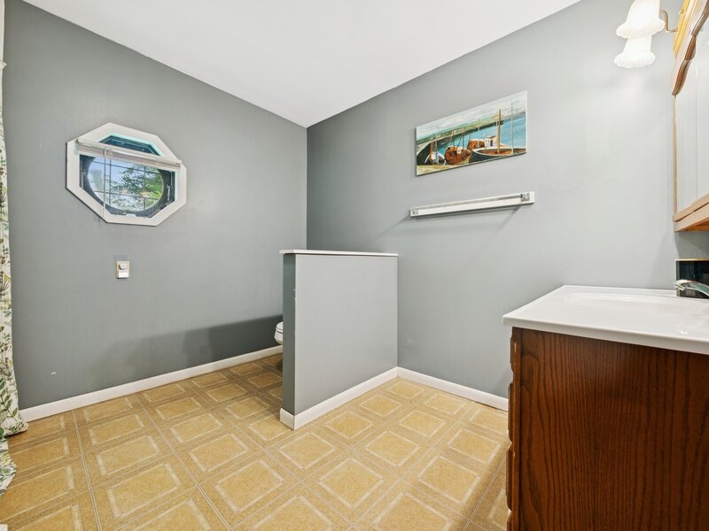 34 N Adams Street Oswego IL 60543