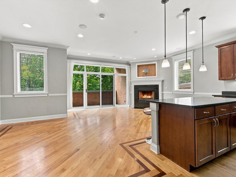 1528 W Jonquil Terrace Chicago IL 60626