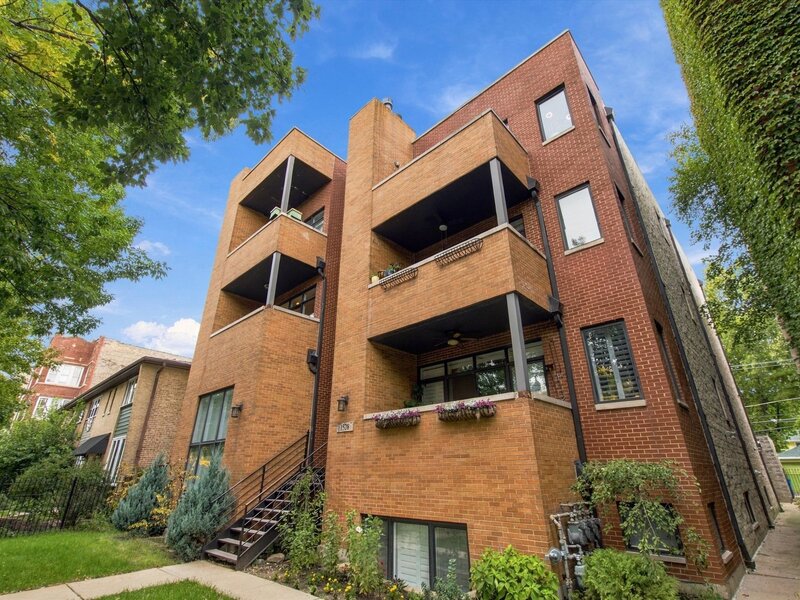 1528 W Jonquil Terrace Chicago IL 60626