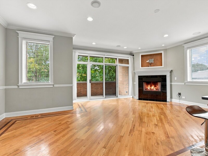 1528 W Jonquil Terrace Chicago IL 60626