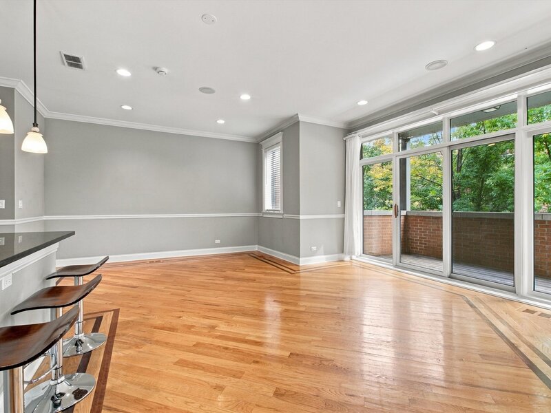 1528 W Jonquil Terrace Chicago IL 60626