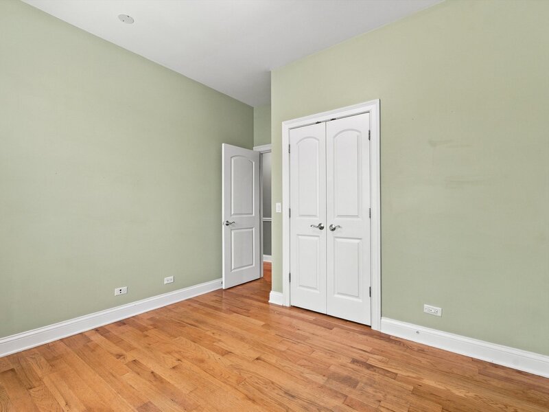 1528 W Jonquil Terrace Chicago IL 60626