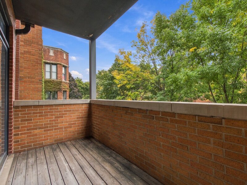 1528 W Jonquil Terrace Chicago IL 60626