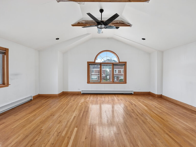 8732 S East End Avenue Chicago IL 60617