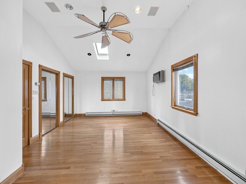 8732 S East End Avenue Chicago IL 60617
