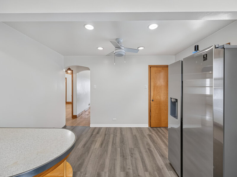 8732 S East End Avenue Chicago IL 60617