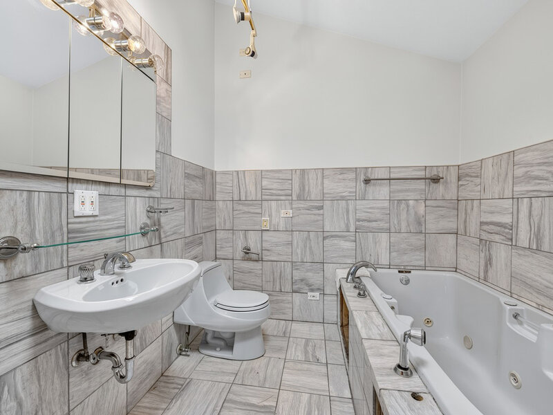 8732 S East End Avenue Chicago IL 60617