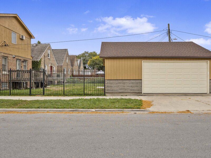 8732 S East End Avenue Chicago IL 60617