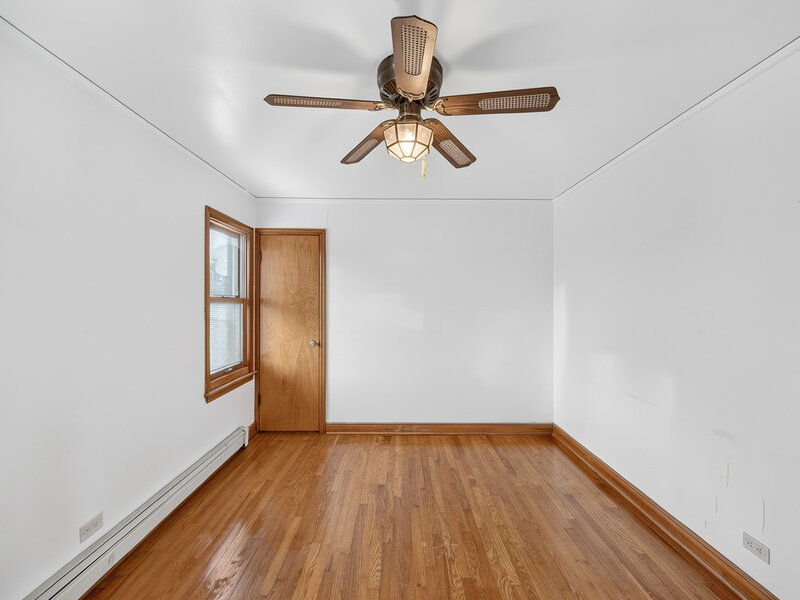 8732 S East End Avenue Chicago IL 60617