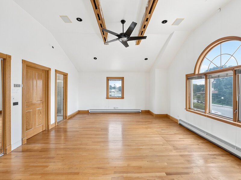 8732 S East End Avenue Chicago IL 60617