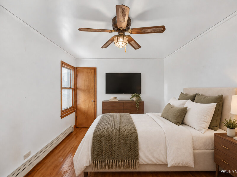 8732 S East End Avenue Chicago IL 60617