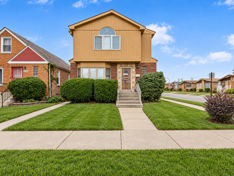 8732 S East End Avenue Chicago IL 60617
